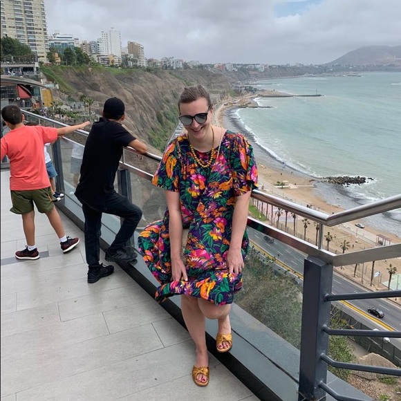 Meet your Posher, Lynnette - Picture 1 of 7